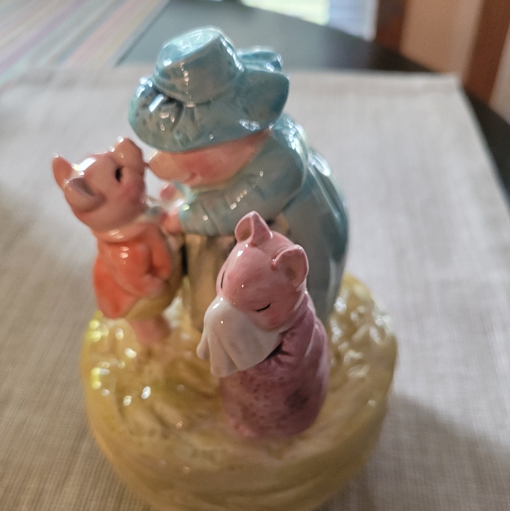SCHMID BEATRIX POTTER MUSICAL COLLECTIBLE